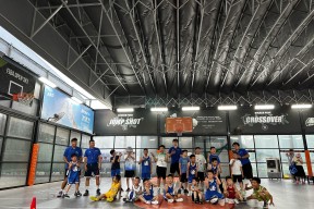 金年会体育-篮球体能培训课程开始，运动员备战