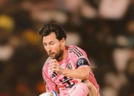 金年会平台-包含梅西入选最佳队伍历时两个月剔除大巨星的词条