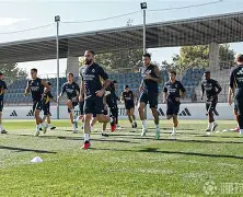 包含米齐亚球队主教练谈未来规划，承诺取得更好成绩的词条