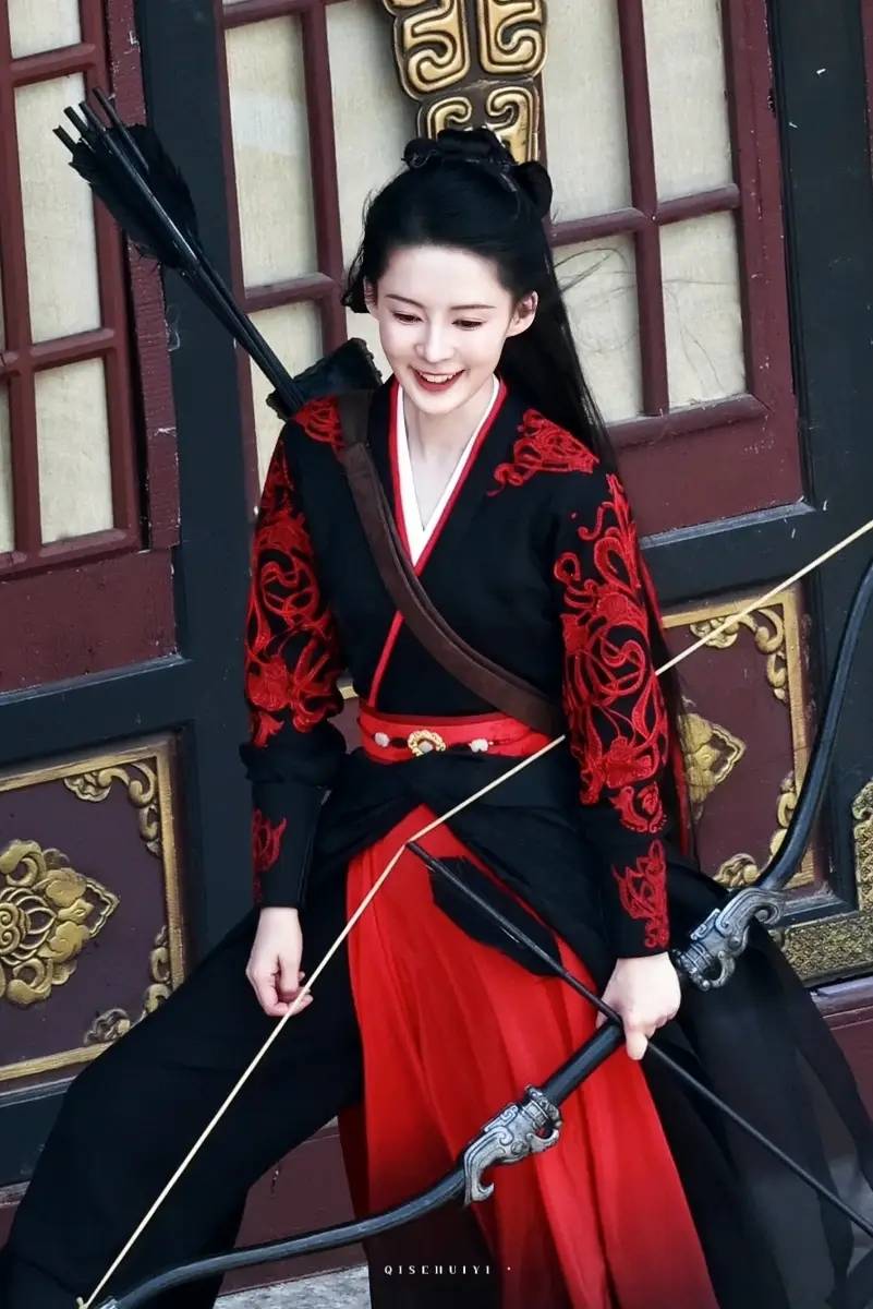 红衣女将率队获胜,表现出色备战决赛的简单介绍 红衣女将率队获胜,表现出色备战决赛的简单介绍