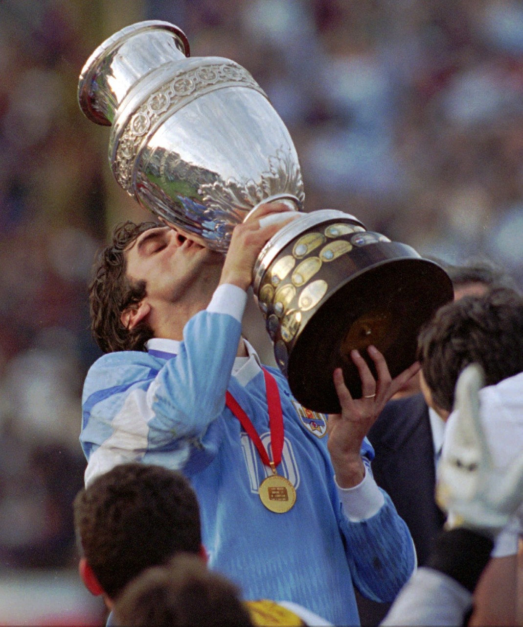 尤文主场逆转多特，戈丁绝杀出线的简单介绍