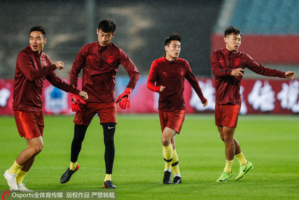 包含备战情况危机重重，备战进程备受困扰的词条